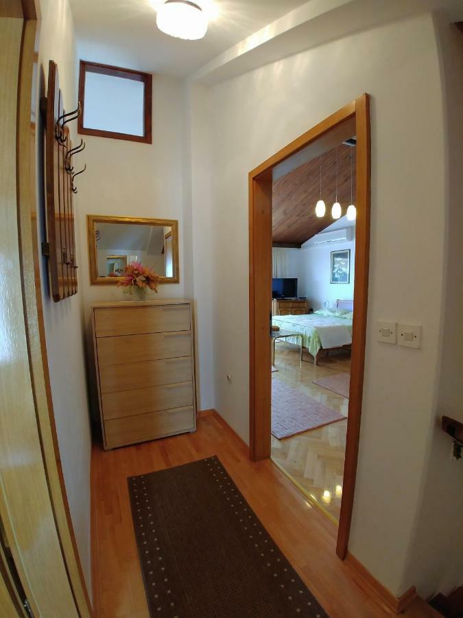 Penthouse Studio With Sea View Makarska Exterior photo