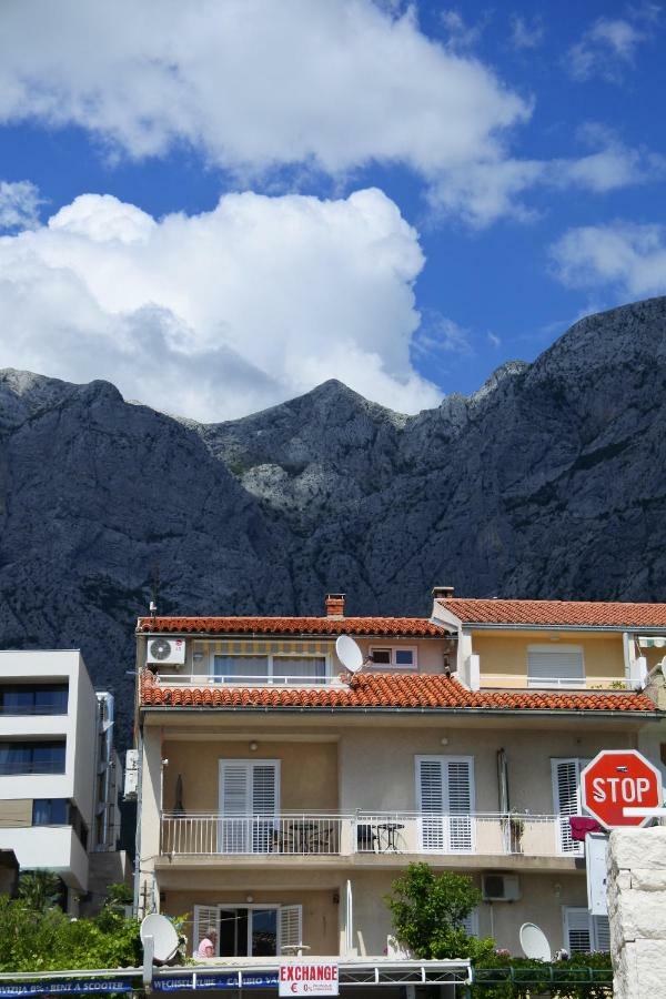 Penthouse Studio With Sea View Makarska Exterior photo